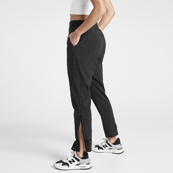 NWT Athleta Trekkie Belted Straight Leg Pant in Black, size 8 - Picture 13 of 13